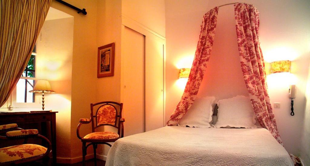 Hotel Restaurant Des Deux Rocs Seillans Phòng bức ảnh